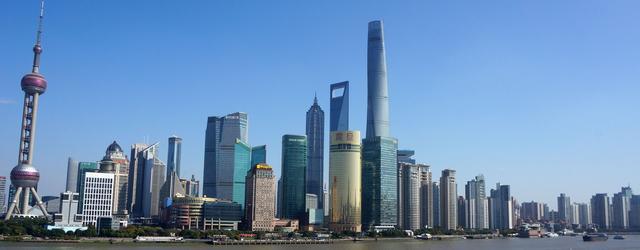 刮大风时，上海中心大厦摆动超1.4米，如何抵抗13级台风烟花