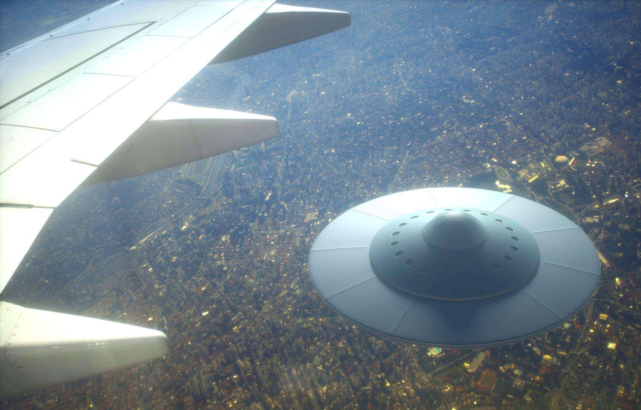 美战舰拍到UFO飞进海洋的镜头？（外星科技）