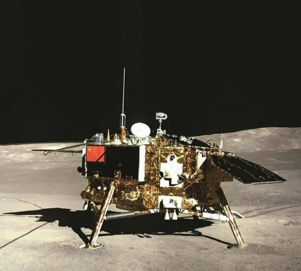 月球背面的玉兔2号对多块月岩拍照 有什么异常之处？（月球探测）
