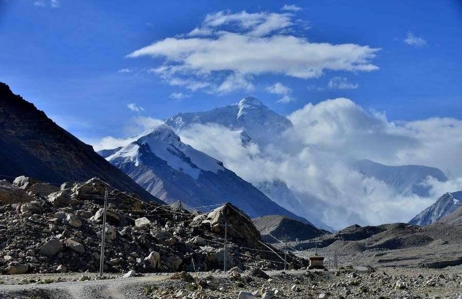 地球山峰不能突破一万米？要是超过这个高度，将会被压垮