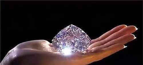 山东姑娘捡到158g拉大钻石，这个钻石怎么形成的