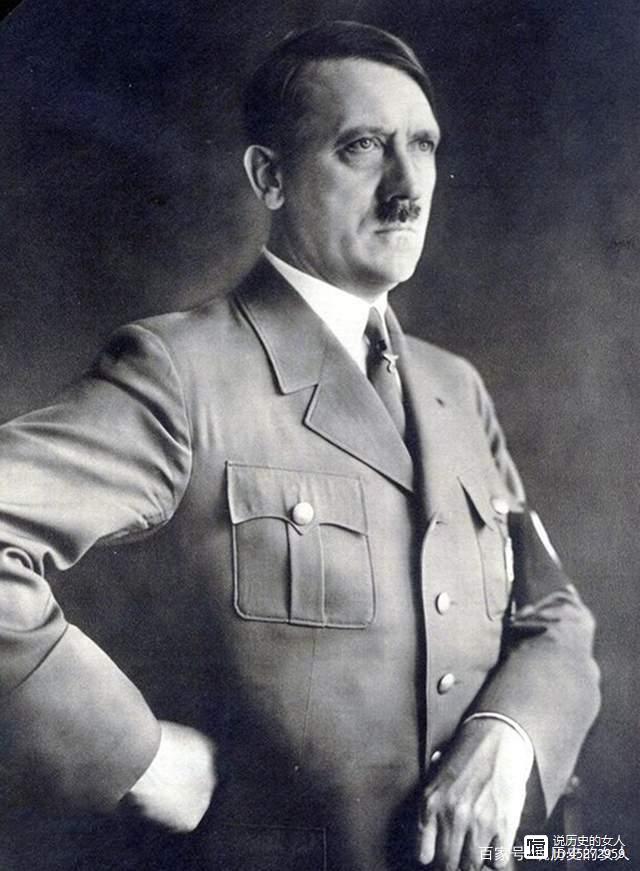 希特勒的结局：婚礼后开枪自杀，尸体被毛毯裹着浇汽油火化