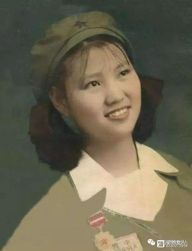 1955年，23岁女战士为国牺牲，恋人一生未婚为其守墓，弟弟苦寻姐姐64年！