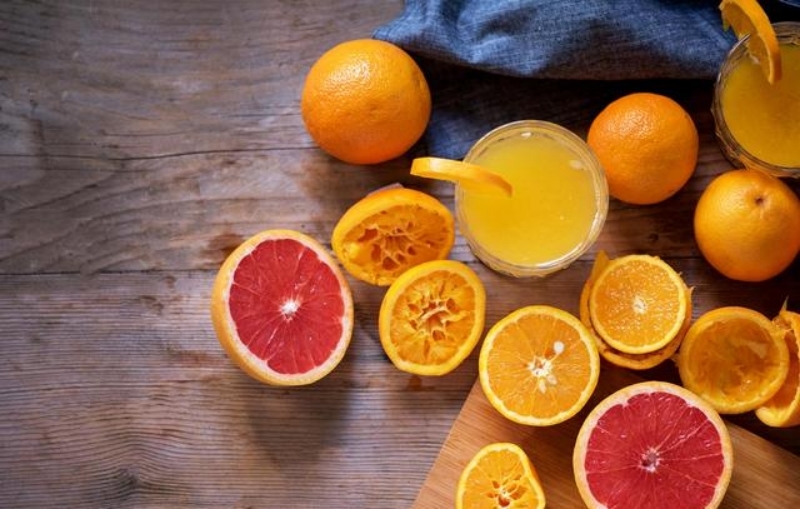 橘子皮能有什么大作为？科学家从中提取聚合物（研发出透明木材）