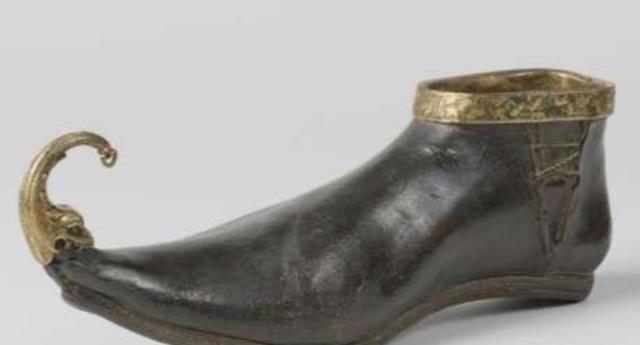 畸形的时尚，尖头鞋在中世纪的流行，使英国人承受了几百年的折磨