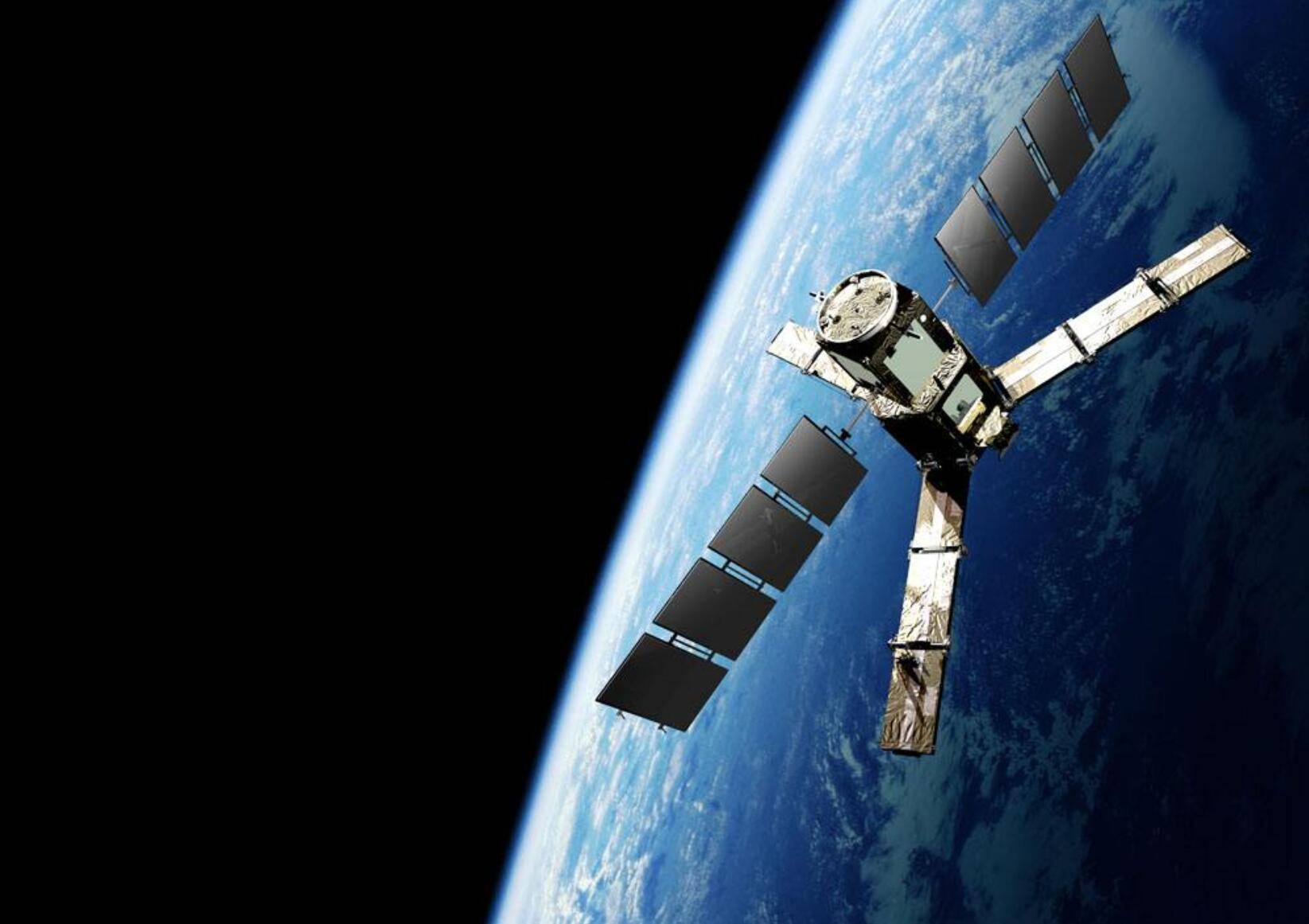 人造卫星擦边而过，ESA卫星被迫进行机动变轨（卫星轨道）
