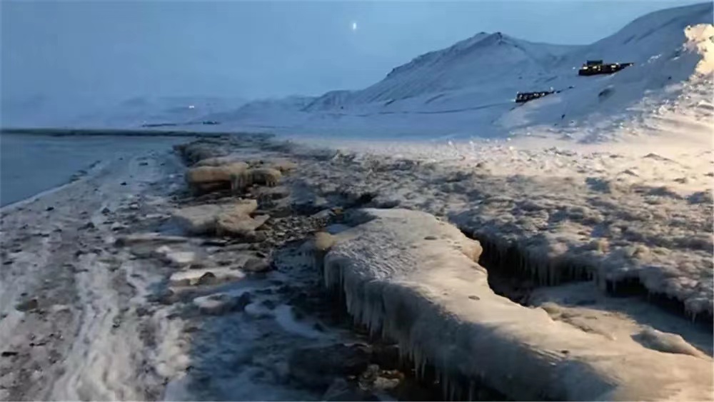 北冰洋酸化愈加严重，很多贝壳受溶解，生态崩溃会影响整个北极的