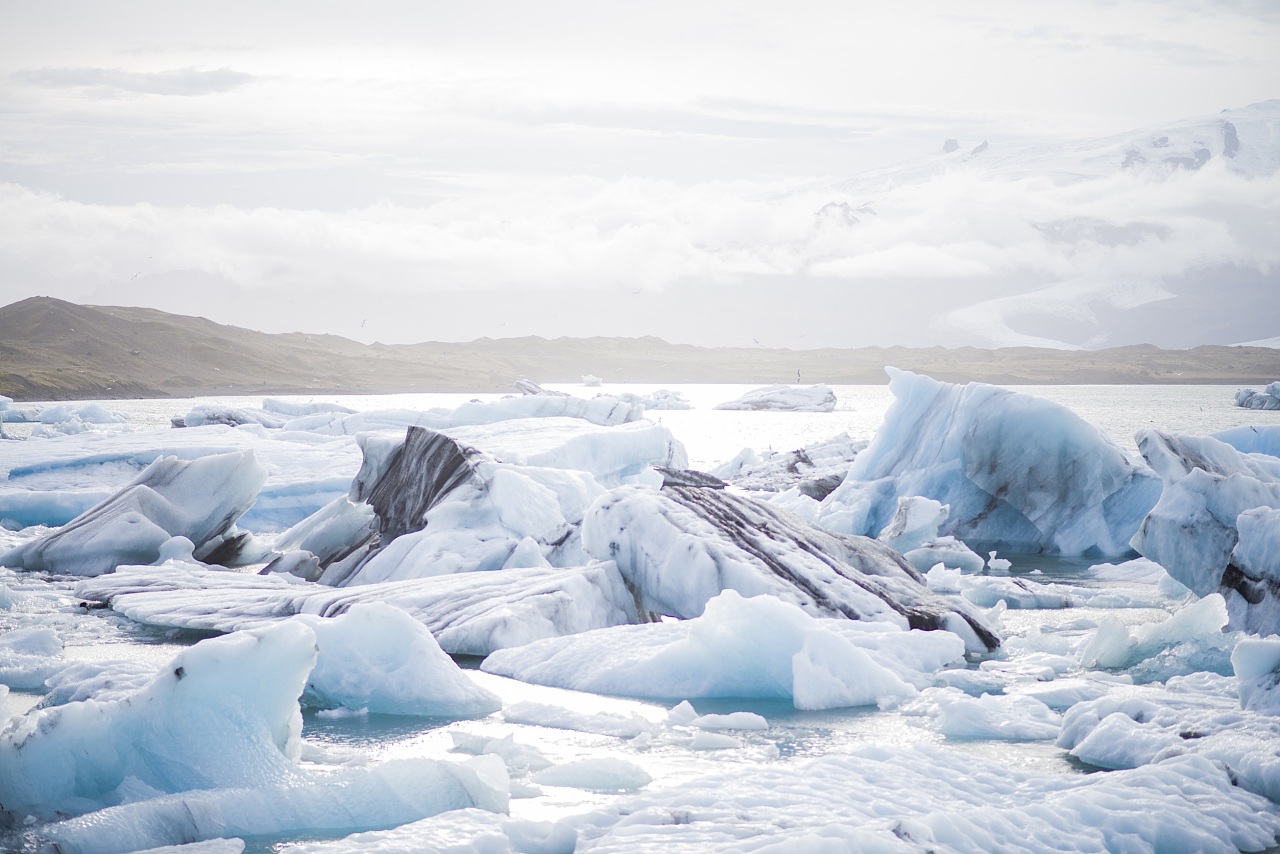 一天融化近100亿吨冰，北极急需降温（全球变暖）