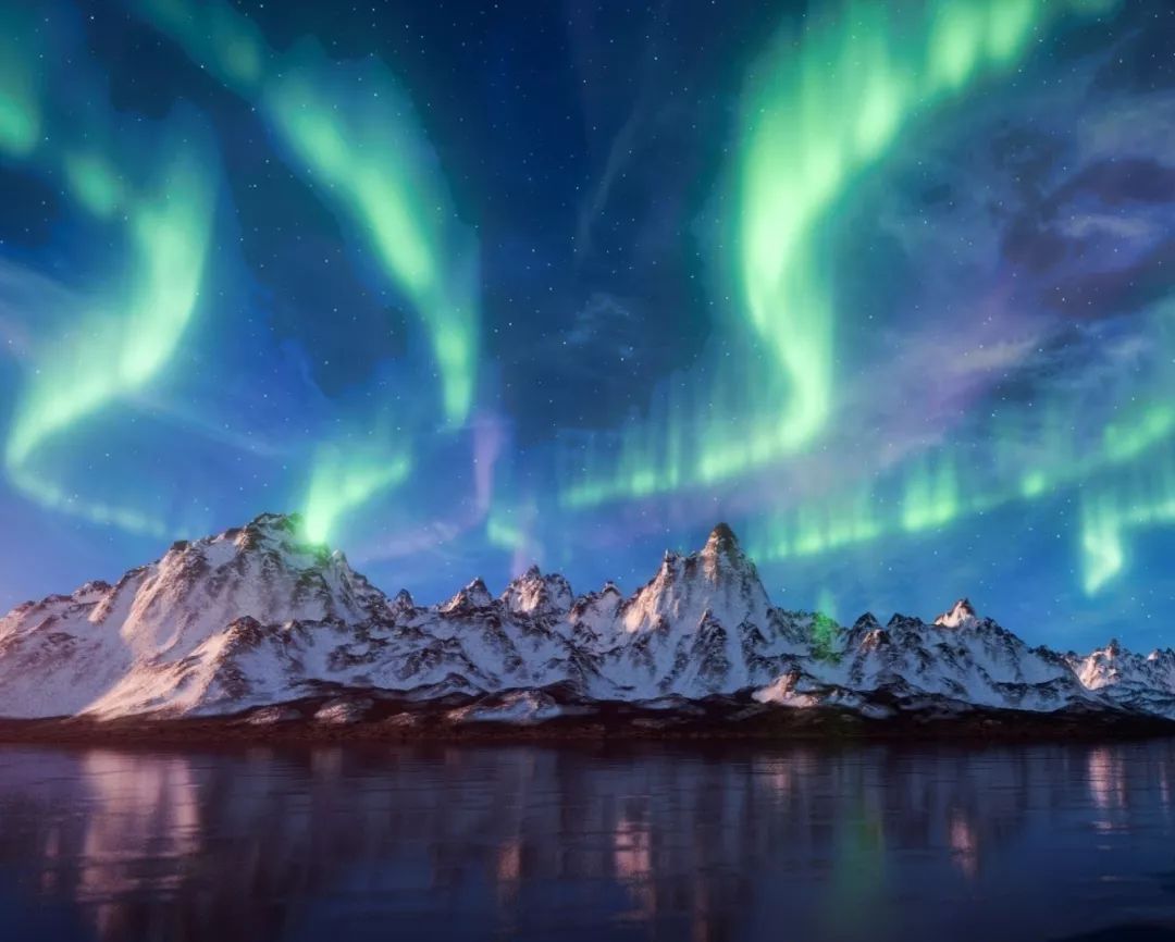 挪威夜空上演多个彩色亮光，地磁有了缺口（地磁风暴）