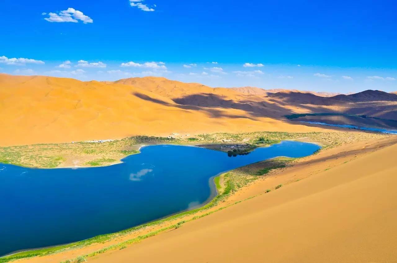 一次竟下半年雨，沙漠出现了一个湖泊（异常天气）