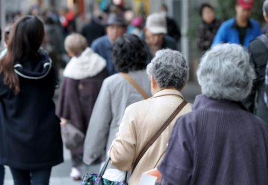 日本数十万老人将到中国养老 我们会接纳吗？（老龄化增加）