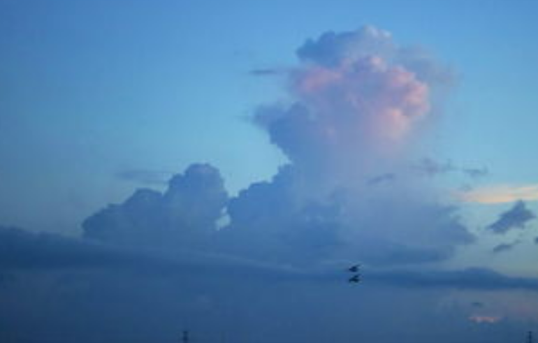 日本的天边发现怪兽云朵 奥特曼什么时候能来？（怪兽云朵）
