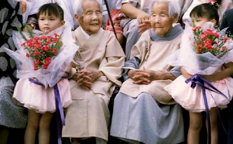 接50万老人来中国养老 为什么会遭到抵制？（外国养老）