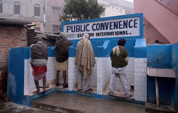 印度女人的噩梦 居然是他们的公厕（印度公厕）