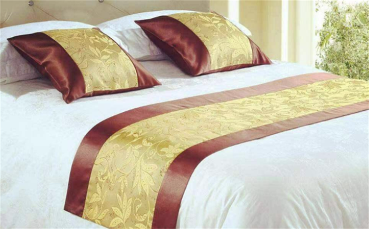 酒店床尾放的床旗 到底有什么功能？（酒店床旗）