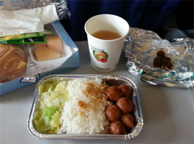 飞机上面有免费的餐食 为什么很少有人要第二份（飞机餐食）