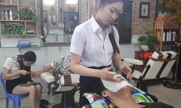 越南街边的理发店 为啥会让中国人那么喜欢（越南理发店）