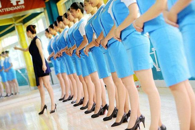 日本航空公司的规定 空姐上班需要穿这个（航空规定）
