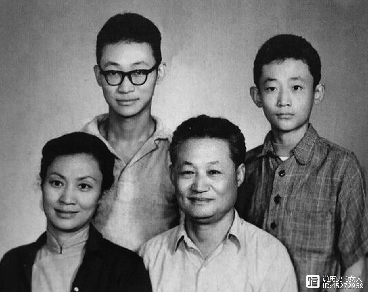 儿子坠楼夭折，自己肺病三期，苦等丈夫6年，成就了中国安徒生