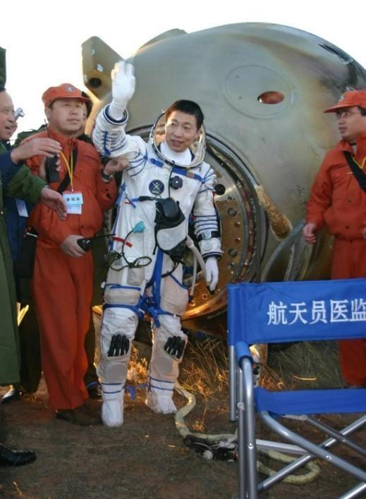 2003年杨利伟在太空听到敲门声，13年后谜底被揭开，多亏当时冷静