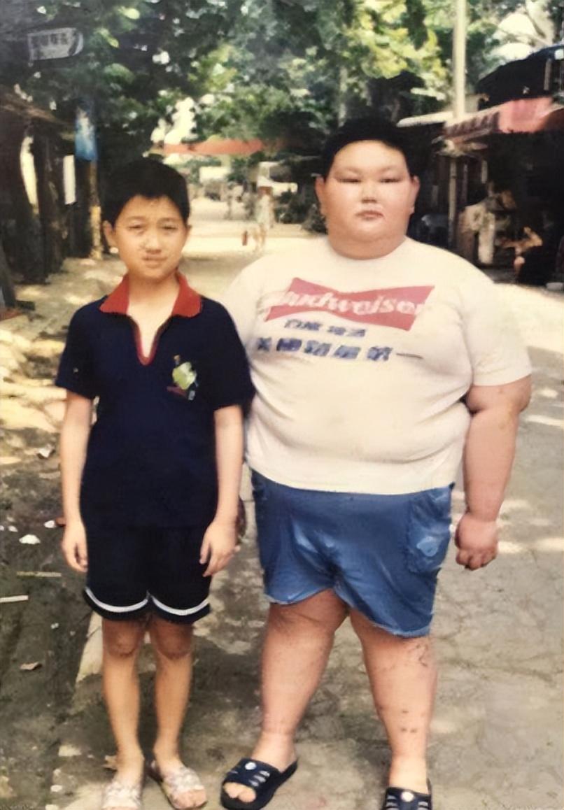 中国第一胖的失控人生：体重530斤，生活不能自理，身患多种疾病