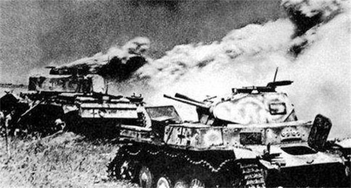 二战库尔斯克坦克大会战，交战双方到底投入多少坦克？