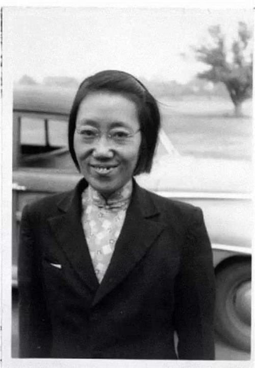 64年邓小平兰州视察，认出一妇女后问：这5年你隐姓埋名过得如何