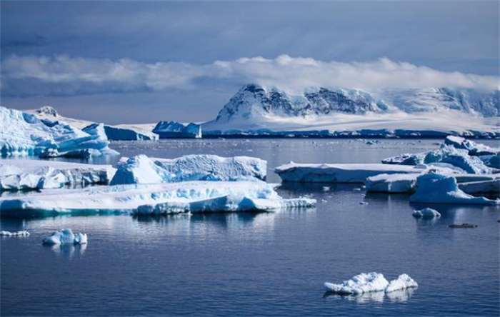 南极的不冻湖谜团 凭什么不会结冰（不冻湖）