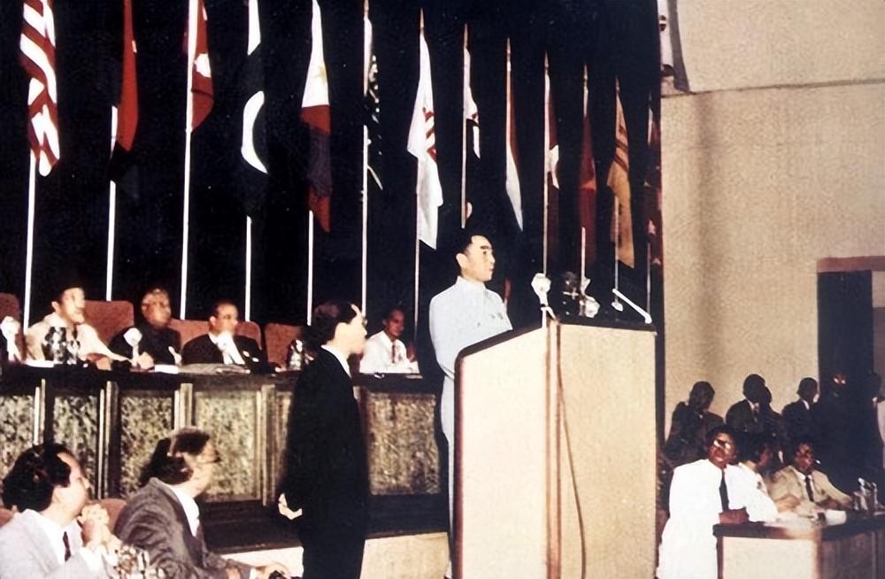 1965年陈毅出访非洲，说错一句话惹得周恩来大怒：谁给你的权力？