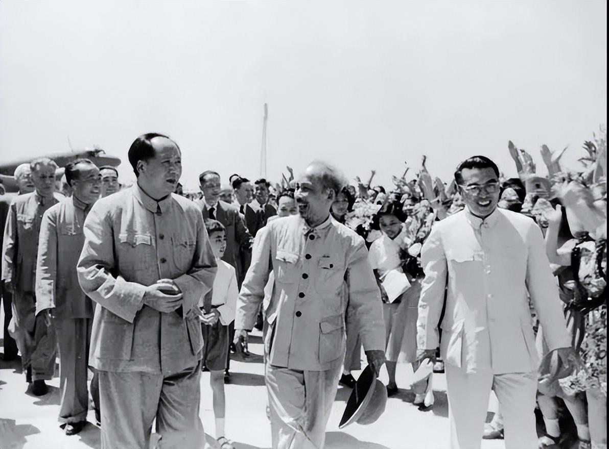 1969年胡志明逝世，周恩来致电驻越大使叮嘱：有两件事情不要做