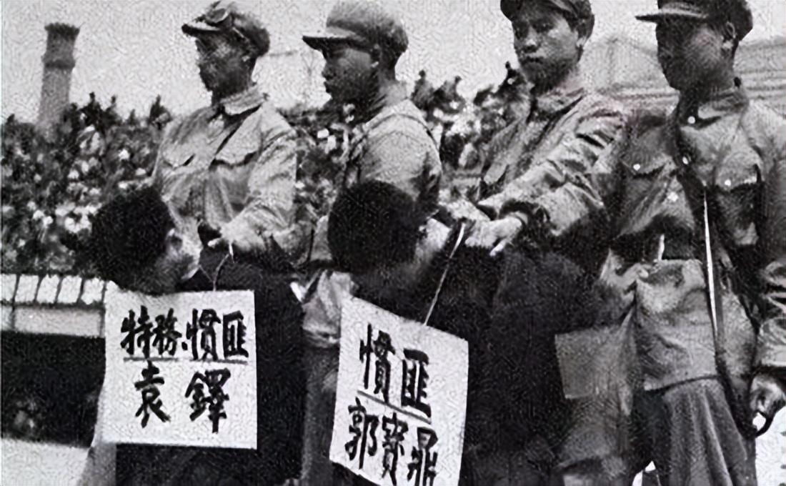 1951年一教师被判死刑，临行前大喊一句话保住性命，后被认定功臣