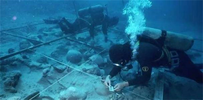 我国首次在深海发现两艘大型古代沉船 深海考古取得世界级重大发