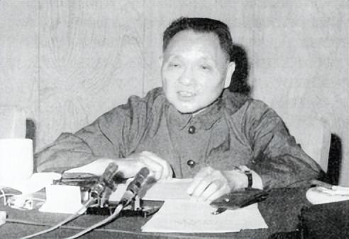 1981年邓小平接见金庸：中国人还有三件大事要做，金庸：确实如此