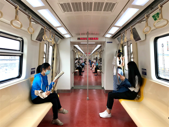 上海地铁回应市民建议设女性车厢 女性车厢该如何设置