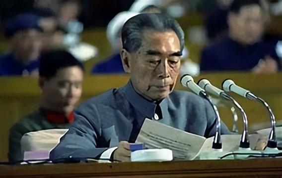 76年总理去世，谁能在追悼会上致悼词？叶剑英：只有邓小平最合适