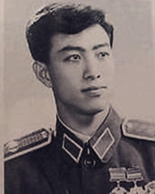 1971年林彪坠亡后，许世友接到中央紧急命令：秘密抓捕三个人