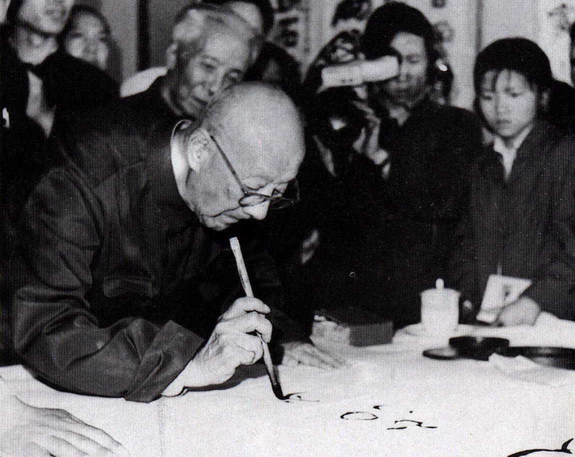 1972年陈毅追悼会，袁世凯表侄敬献一副挽联，主席：给他安排工作