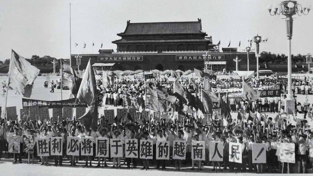 1996年，一退休官员逛地摊，花3000买84张旧纸，全是国家机密档案