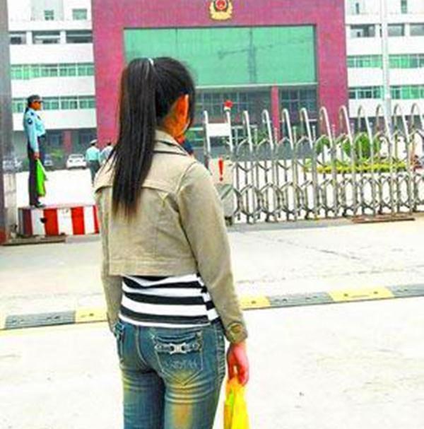 2005年，河南一男子挖地窖囚禁6名女子，致2人死亡，被判死刑了吗