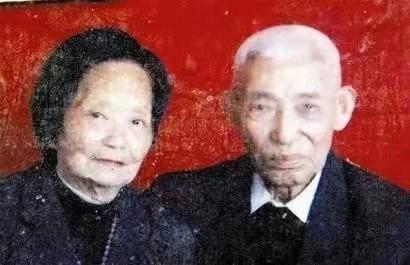 82岁老人第三次结婚，婚礼当天，他发现新娘是失散60年的结发妻子
