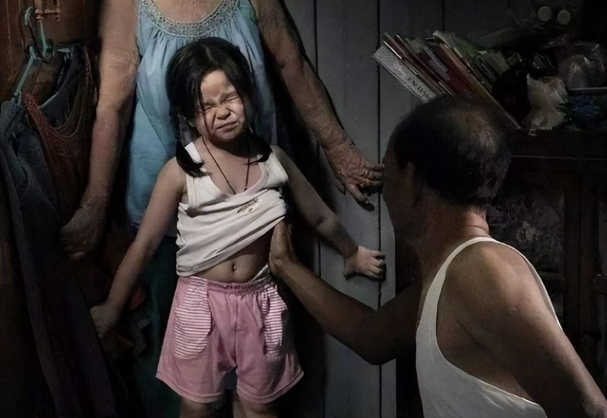 黑龙江14岁女孩汤兰兰，被43名亲友侵犯8年，亲妈全程淡定数钱