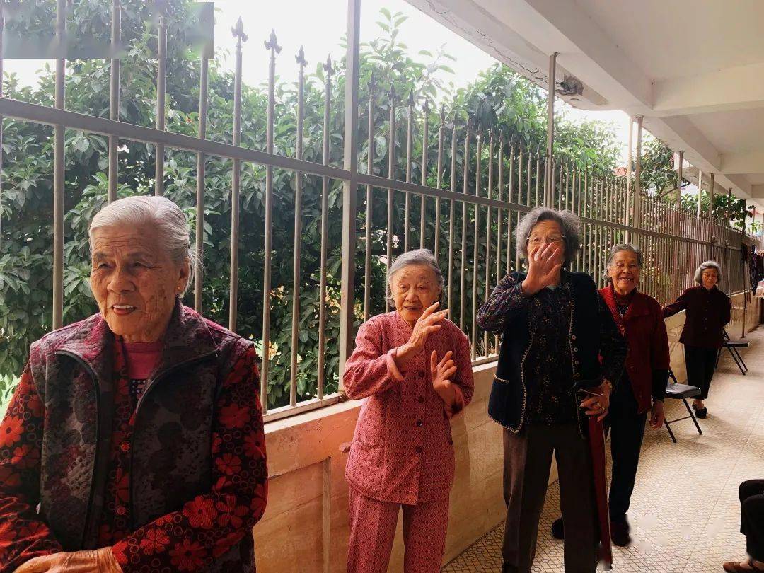 河南76岁老人住敬老院15年,突然闹着要回家,女儿:我妈去世28年了