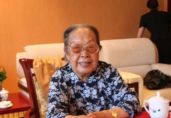 58岁丧夫、85岁丧子，95岁的薛明对孩子说：人生不幸，更要坚强