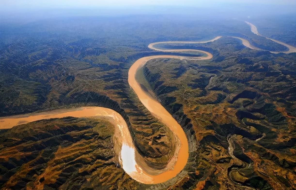 黄河为"母亲河"的神话∶兼从人类历史的角度谈石峁群城之谜