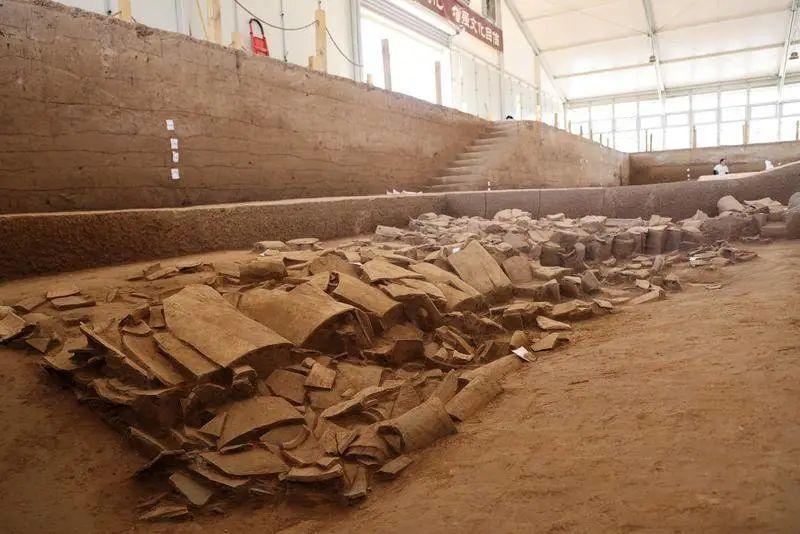 瓜评十大考古：发现两千多年前厕所的秦栎阳城