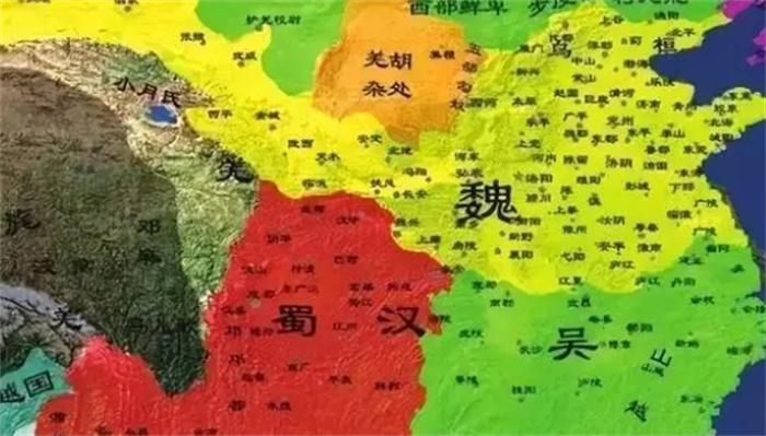 魏国占有中国北方，吴国占了南方，为什么魏国实力比吴国强太多？