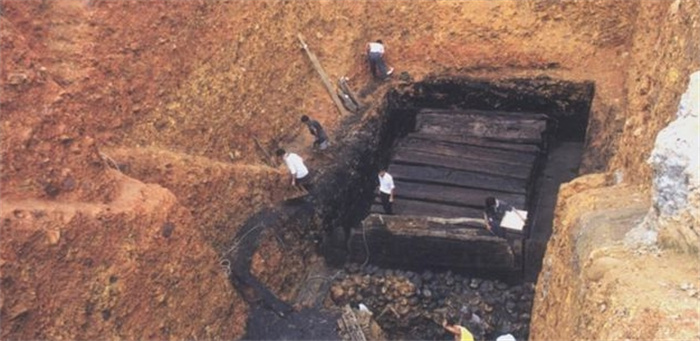 中国最可怕的王陵，墓主尸骸自动“尸解”，考古专家差点全军覆没