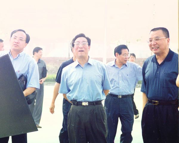 浙江副省长打喷嚏绷断皮带，朱镕基得知后“嘲笑”他：你这是报应