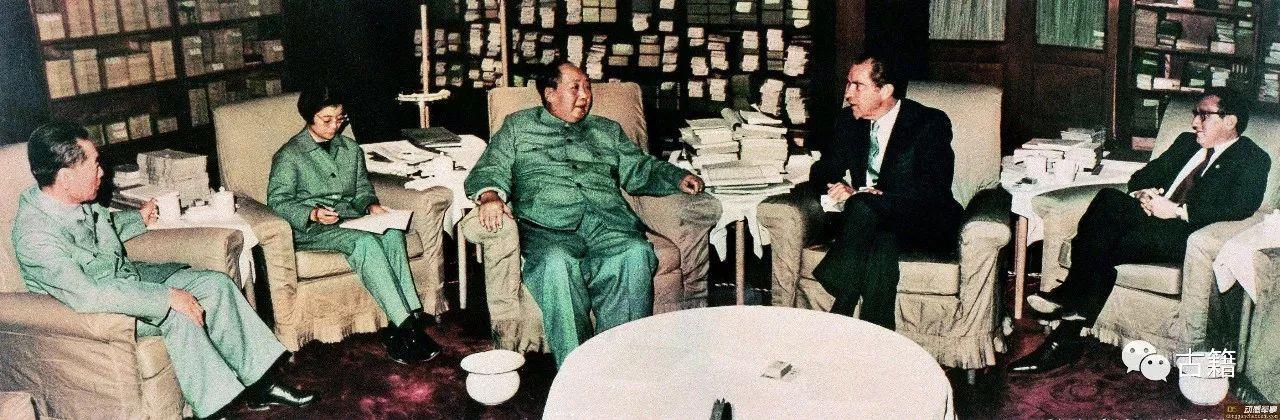 1972年，尼克松不满意毛主席送的4两茶叶，周总理如何轻松化解？