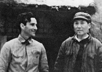 1935年，叶剑英偶获密电，急告毛泽东，成功避免了一场内战